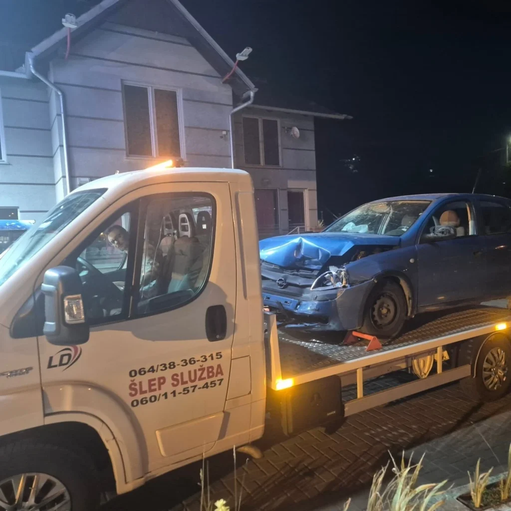 D21f1558f8f24f5bf382c89ad0c7d765