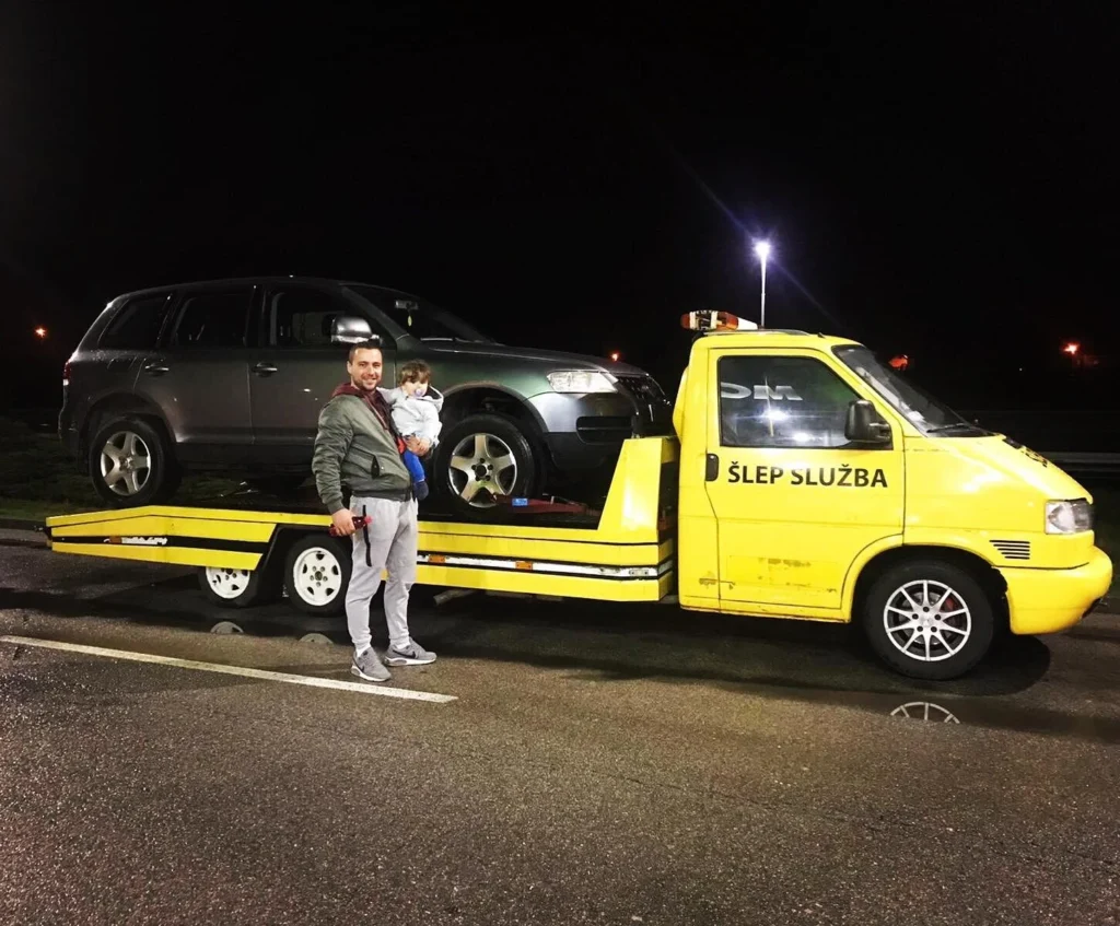 E728e6c8098498755da2aa23119c8753